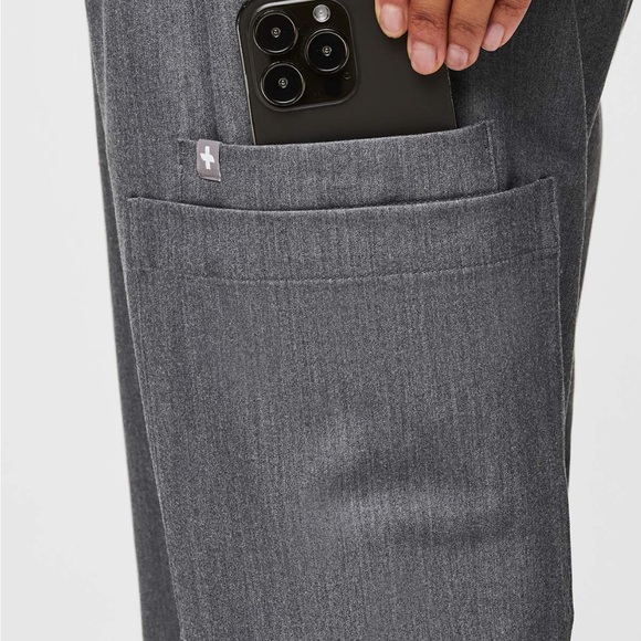 FIGS Yola Skinny Scrub pants. Size Small. Color Graphite - Picture 10 of 14